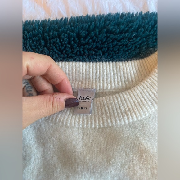 Christmas/holiday sweater - Picture 3 of 3